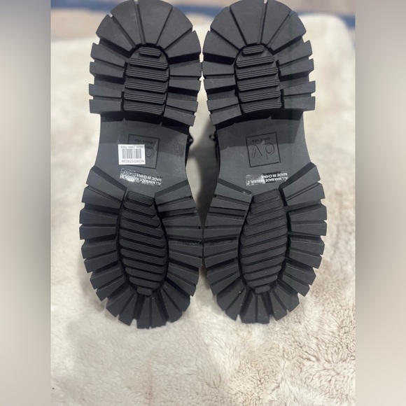 DV by Dolce Vita Black Chunky Combat Boots - Picture 3 of 7